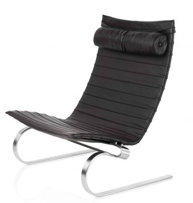 PK20 Sessel von Fritz Hansen: Schwarzer Ledersessel mit Kopfstütze und Stahlgestell. Designklassiker.